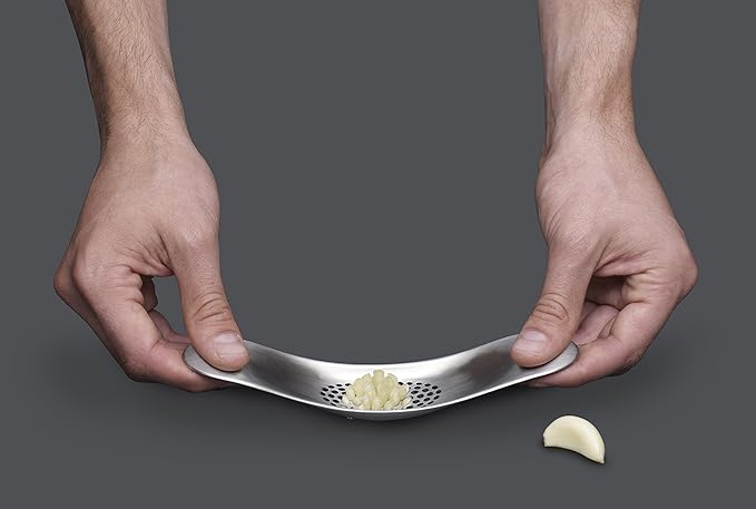 Stainless Steel Garlic Press Rocker Handheld Garlic Crusher Ergonomic Garlic Mincer Kitchen Tool