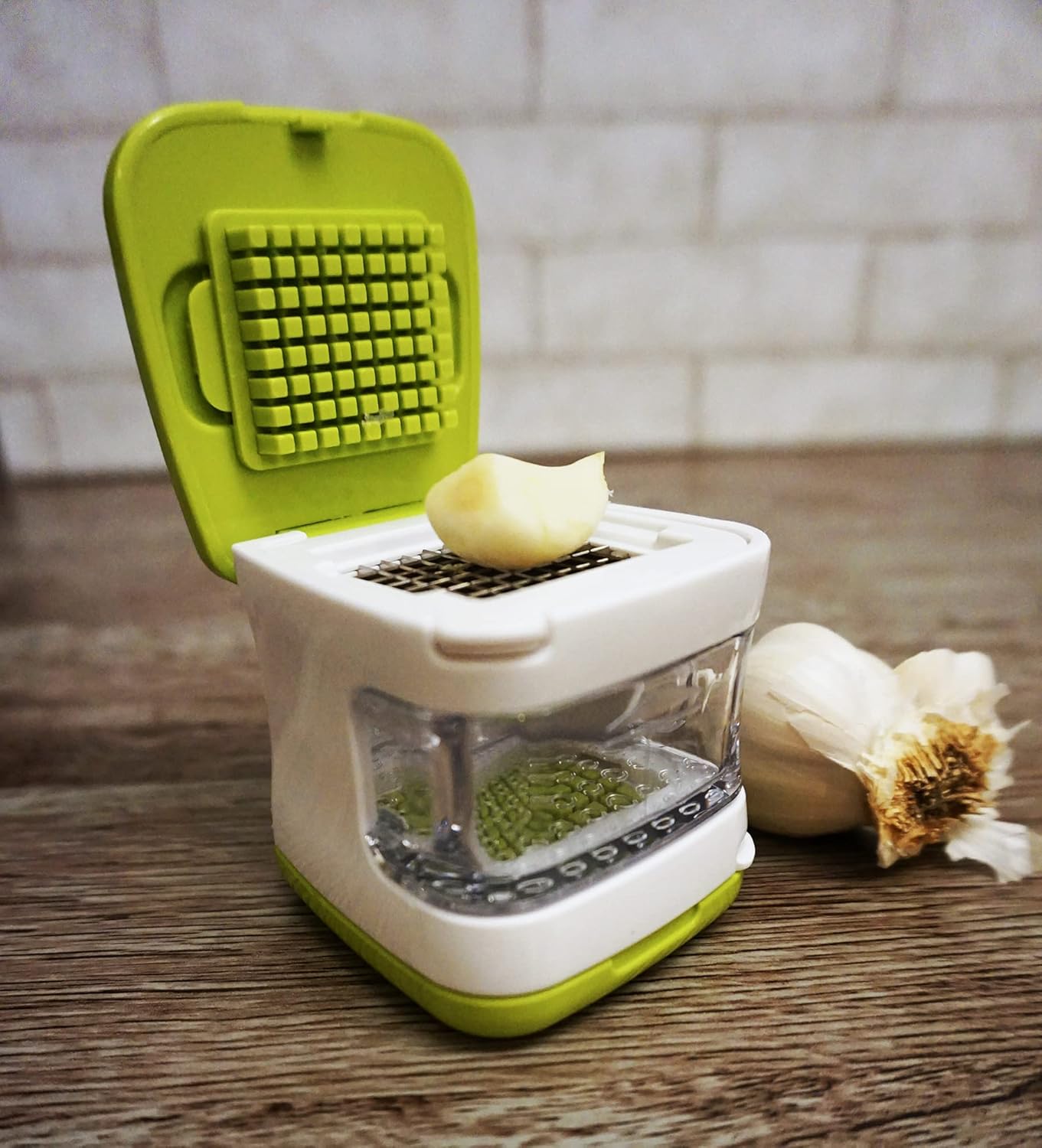 Multi-Function Garlic Chopper Box Stainless Steel Garlic Mincer with Container Manual Garlic Cutter